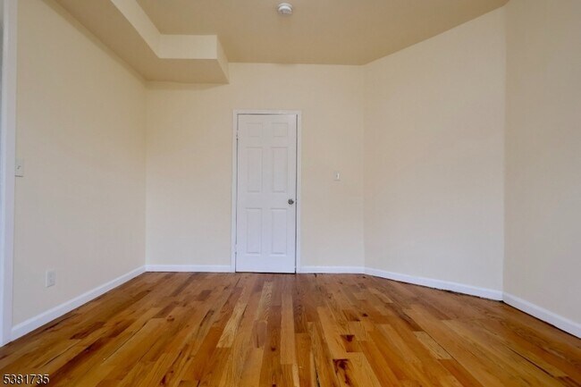 Building Photo - 112 Chadwick Ave