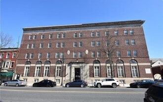 Building Photo - Spring Garden Court