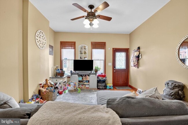 Building Photo - 818 Belgrade St