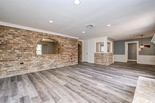 Building Photo - 3918 Stillview Dr