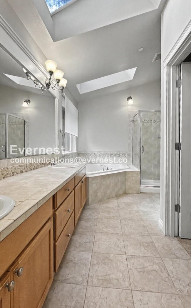 Building Photo - 18822 1st Ave NW