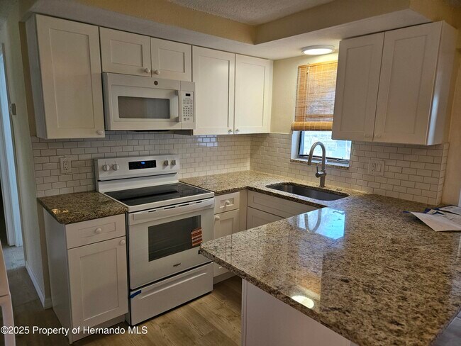 Building Photo - 13240 Starfish Dr