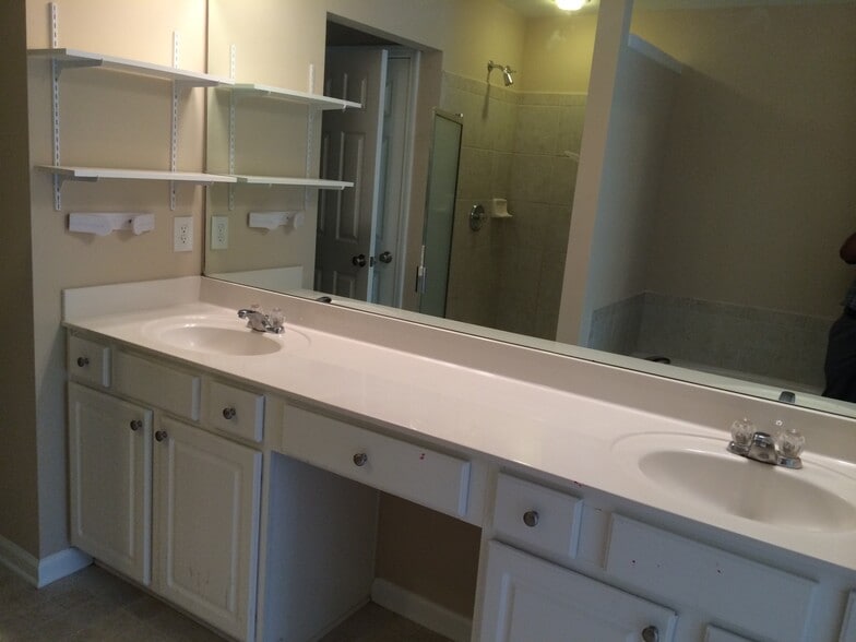 Building Photo - 1384 bellsmith dr