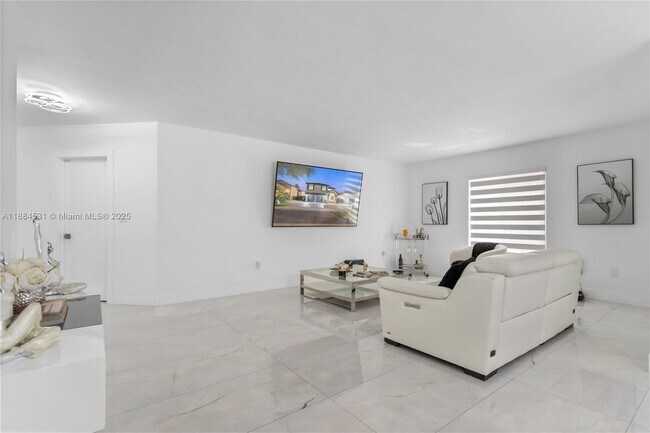 Building Photo - 8740 NW 153rd Terrace