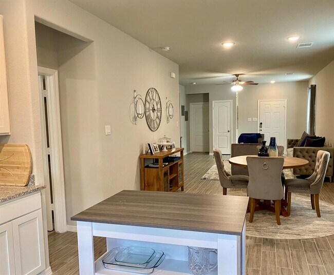 Building Photo - 834 Redinger Ridge Dr