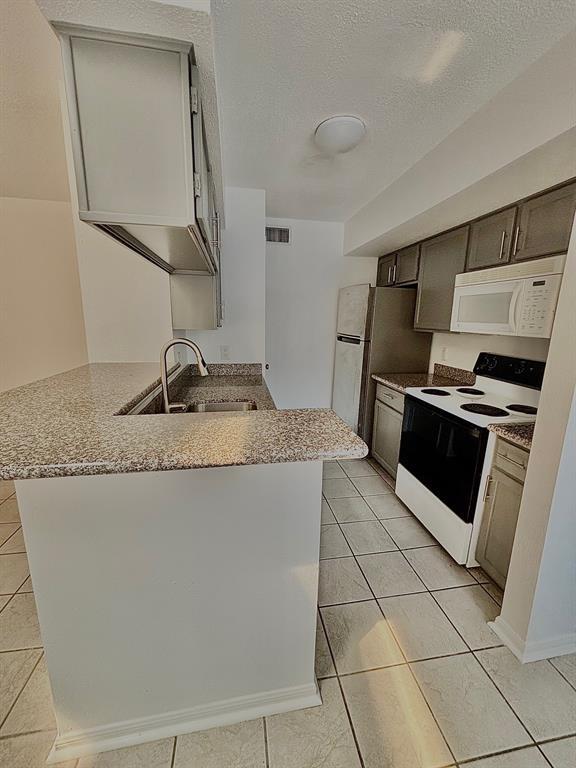 Building Photo - 2120 El Paseo St