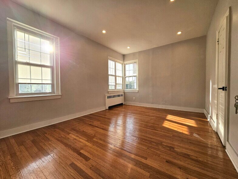 Building Photo - 1 Dewitt Rd