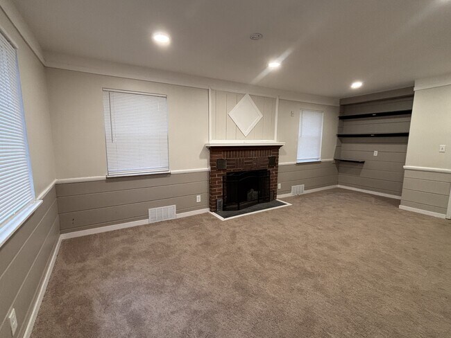 Building Photo - 8817 Marseilles St