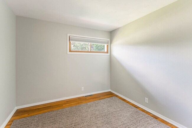 Building Photo - 5649 N Sprinkle Rd