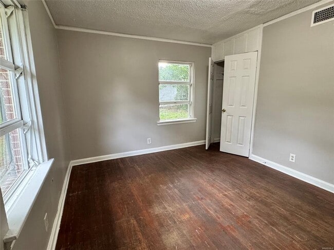Building Photo - 1078 Lynwood Dr