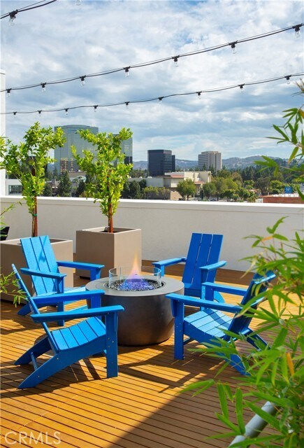 Building Photo - 6235 Topanga Canyon Blvd