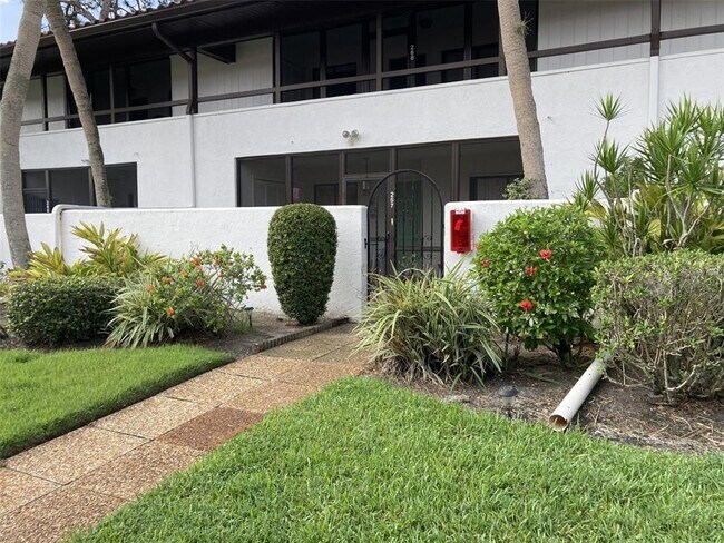 Primary Photo - 3500 El Conquistador Pkwy