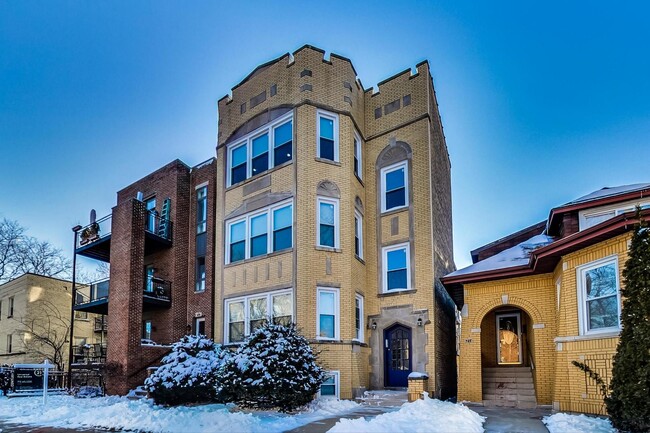 Primary Photo - 6210 N Talman Ave