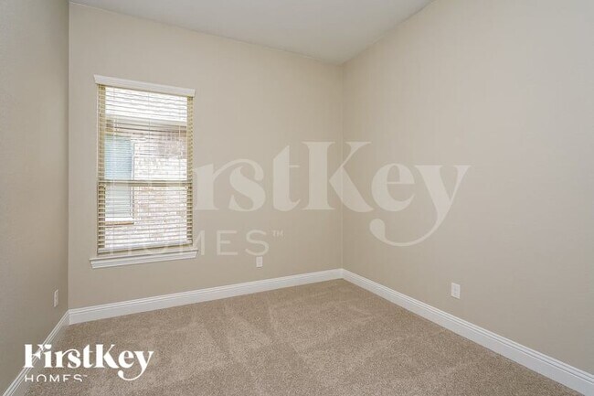 Building Photo - 3813 Shadewell St