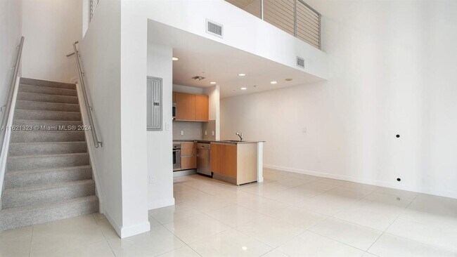 Building Photo - 1050 Brickell Ave