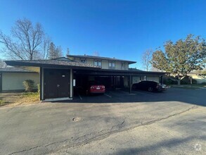 Building Photo - Concord! Nice 2 bedroom 1 bath unit, walk ...