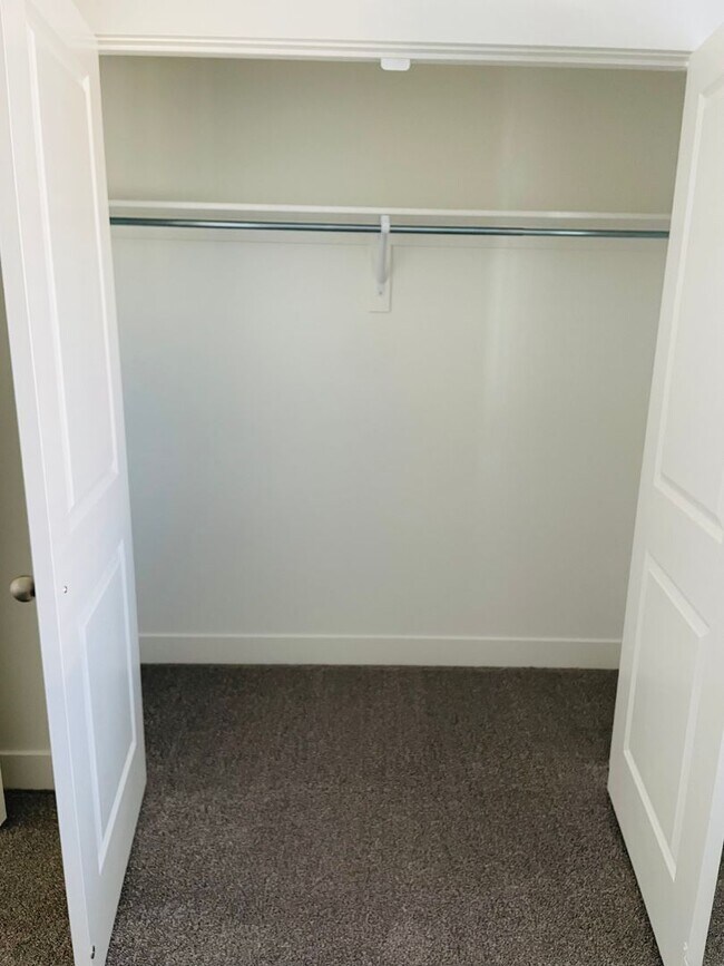 Building Photo - New Construction Townhome in Prime Riverton Location
