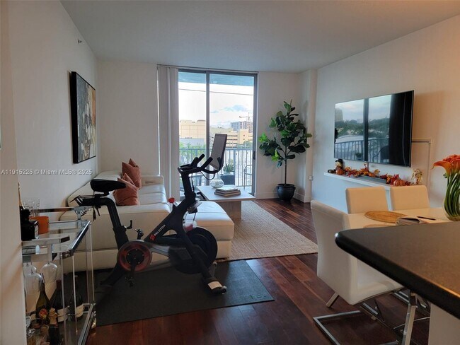 Building Photo - 140 S Dixie Hwy