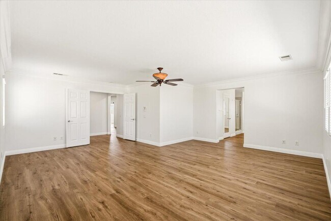 Building Photo - 37559 Durwent Dr