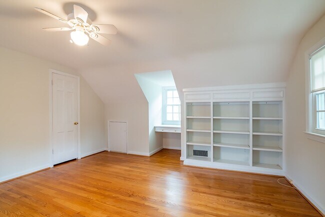 Building Photo - MUST SEE! Cozy Corner Cape in Chevy Chase is Move-in Ready!
