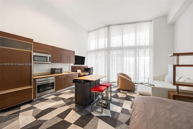 Building Photo - 465 Brickell Ave