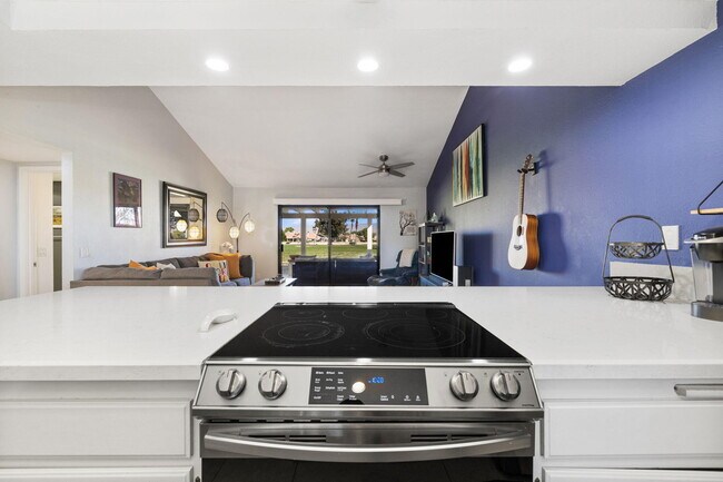 Building Photo - 77116 Pauma Valley Way