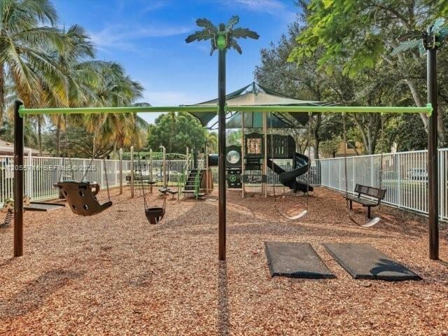 Building Photo - 4283 Vineyard Cir