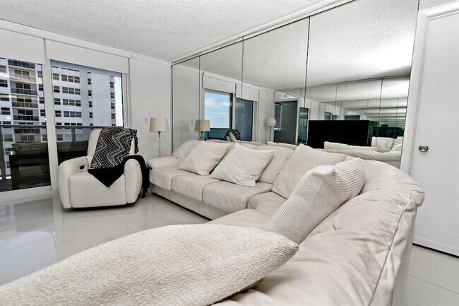 Building Photo - 1880 S Ocean Dr