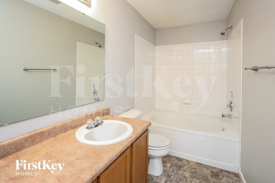 Building Photo - 6647 Stanhope Way
