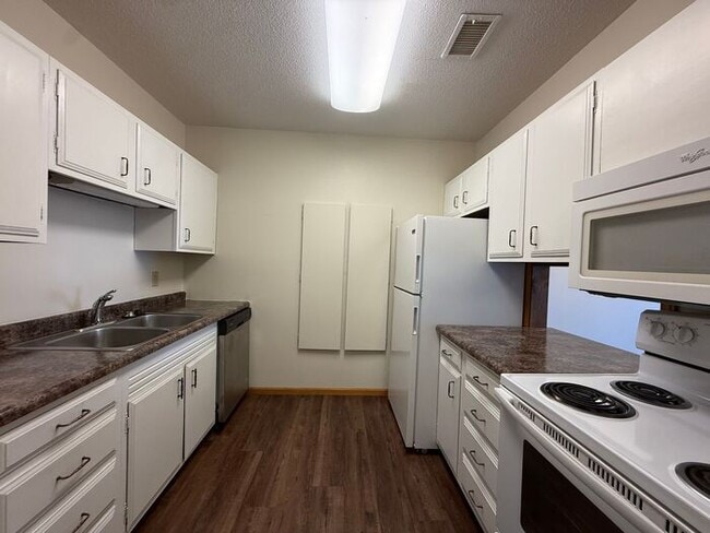 Building Photo - $1,195 | 2 Bedroom, 1 Bathroom CONDO | Designed for Ages 55+ | Pet Friendly | Available for Immed...