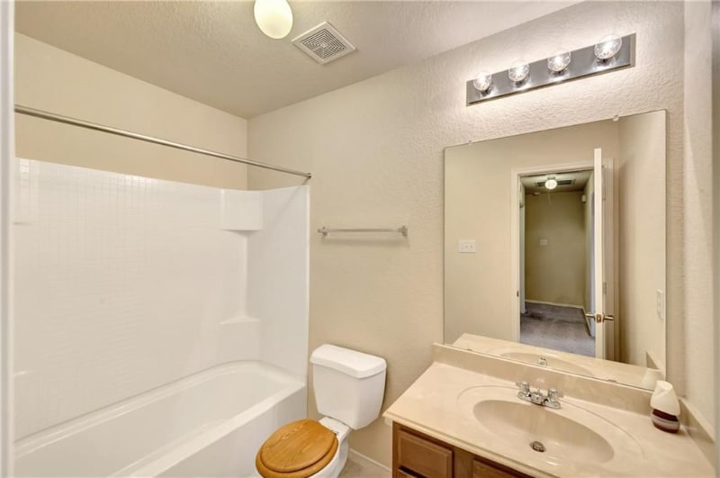 Building Photo - 10731 Deauville Dr