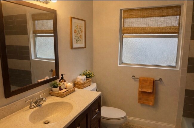 Building Photo - 2814 Conway St