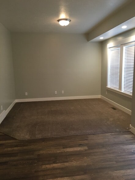 Building Photo - 66 S 980 E