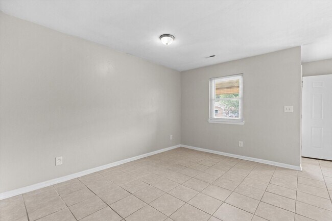 Building Photo - 6048 Brookwood Dr