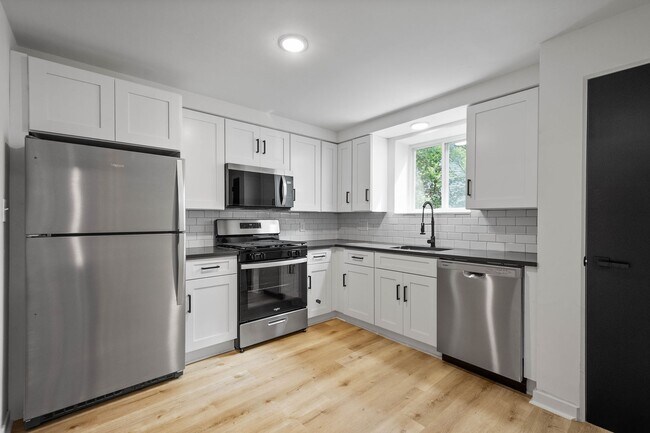 Primary Photo - MOVE IN TODAY! 2-BEDROOM IN THE HEART OF C...