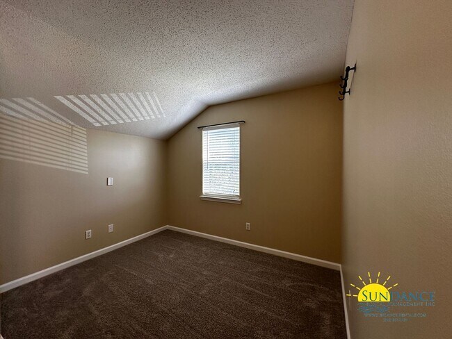 Building Photo - Lakefront home with Enclosed pool centered between Eglin and Hurlburt