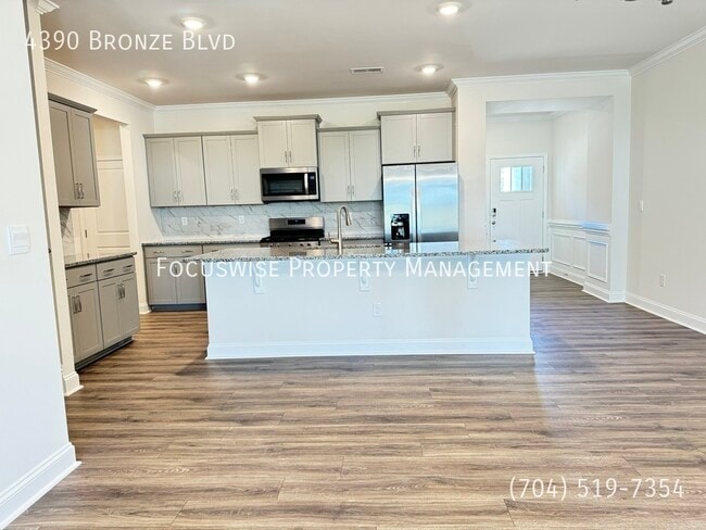 Building Photo - 4390 Bronze Blvd