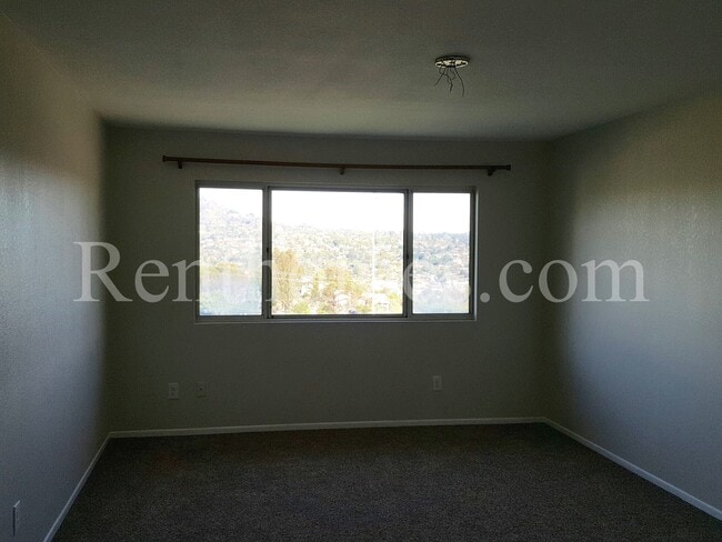 Building Photo - 9929 Via De Oro