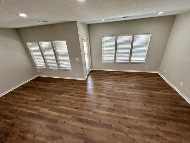 Building Photo - 33065 W 82nd St