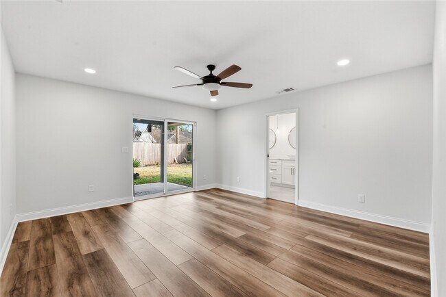 Building Photo - 2606 Parana Dr