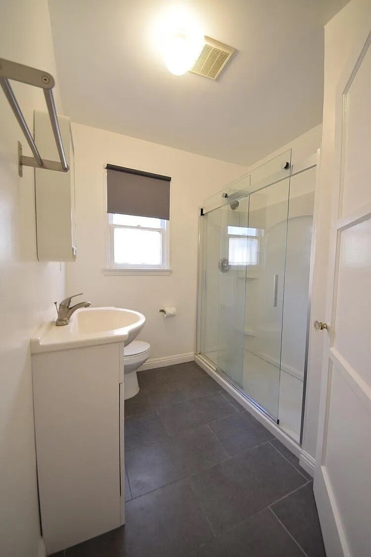 Building Photo - 4401 1/2 W Exposition Blvd