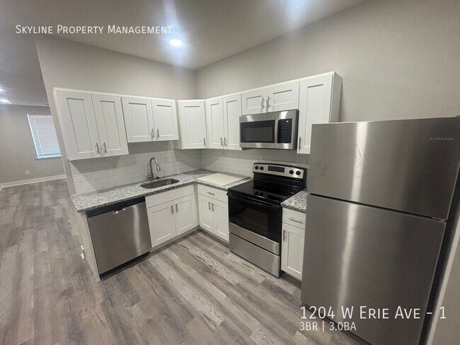 Building Photo - 1204 W Erie Ave