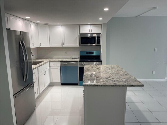 Building Photo - 851 Bayway Blvd