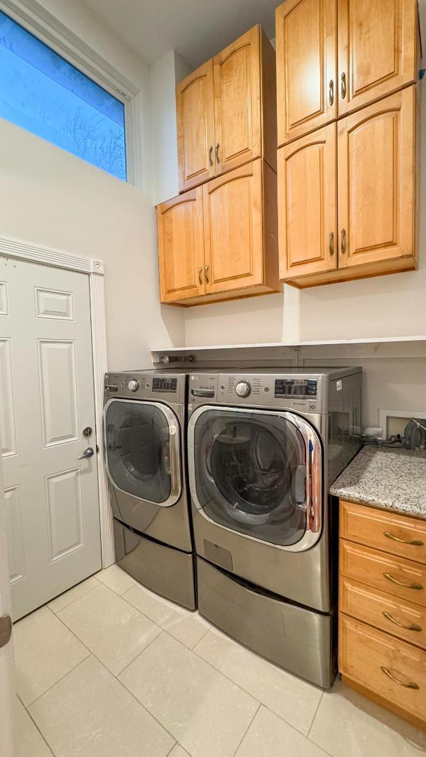 Building Photo - 827 Richardson Ct