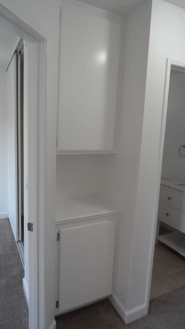 Building Photo - End-Unit 3BR 2.5BA Townhome w/ 2 Car Attached Garage