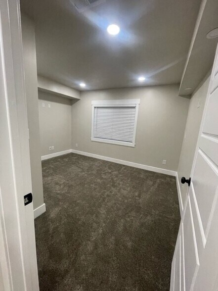 Building Photo - 2839 Kollman Ln