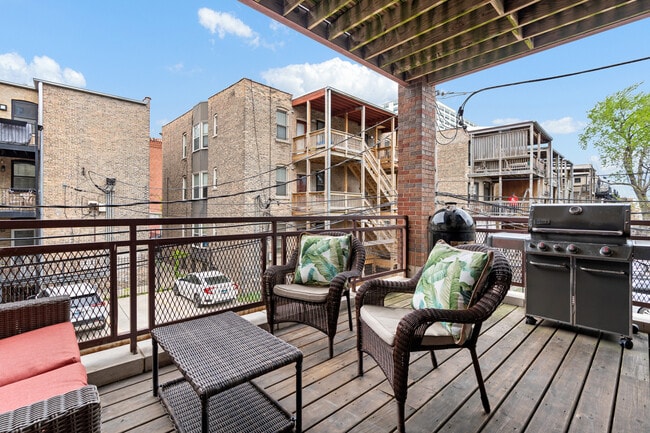 Building Photo - 1056 W Lawrence Ave