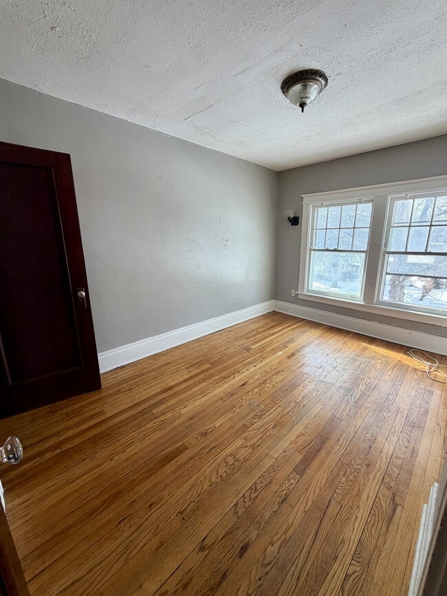 Building Photo - 175 Selye Terrace