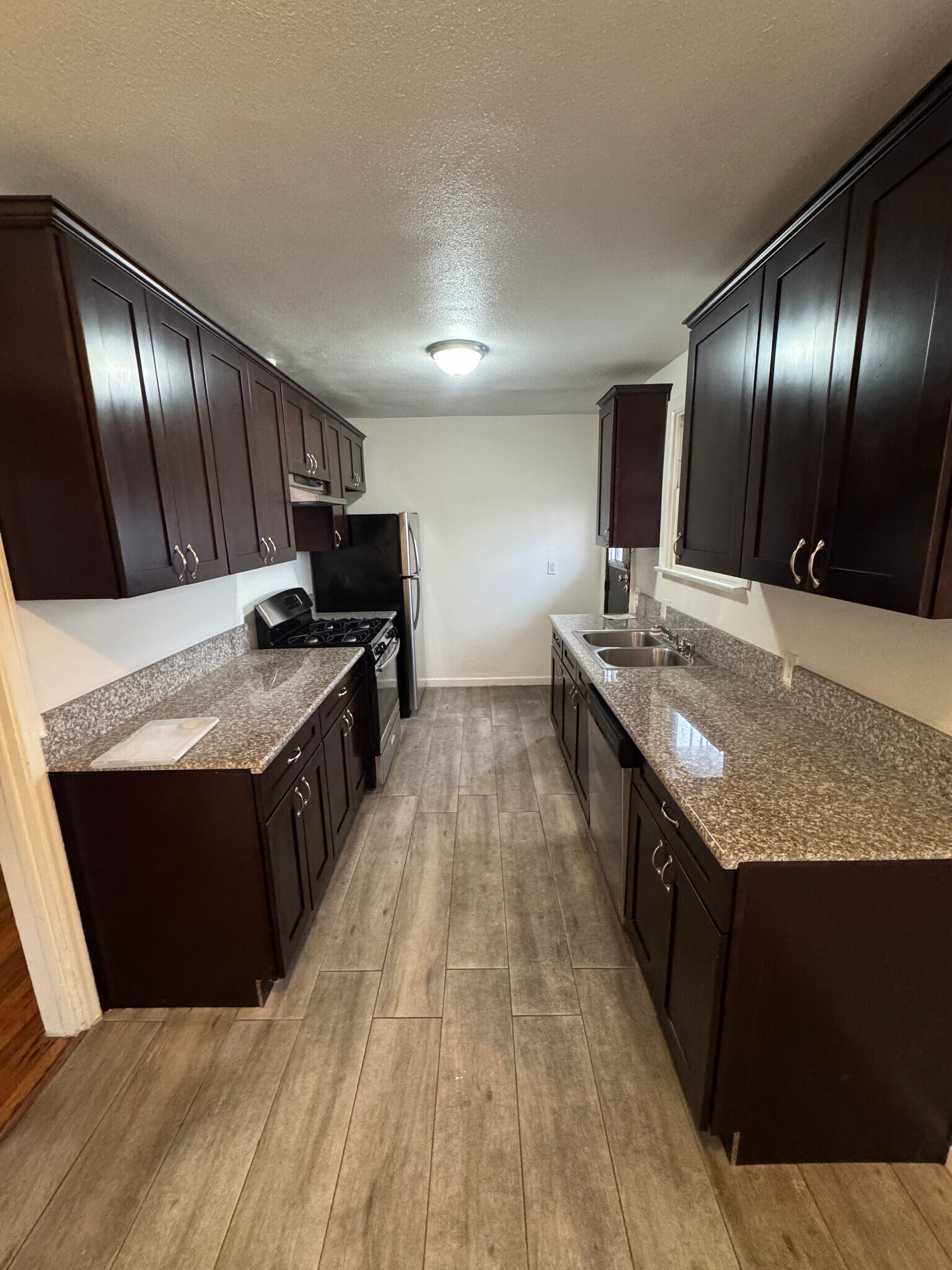 Building Photo - 5767 San Vicente Blvd