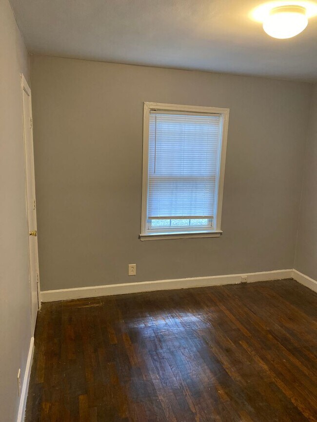 Building Photo - Cozy 2-Bedroom 1-Bath in Charlotte